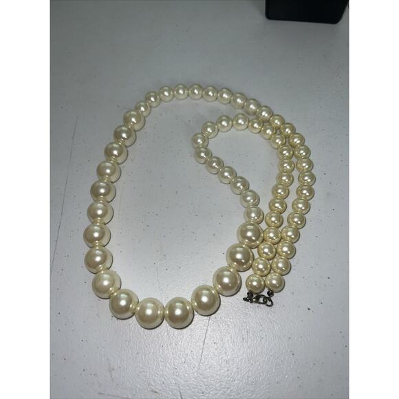 Costume Faux pearl necklace choker graduated pearls 16 Inch - Picture 5 of 5